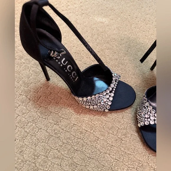 Gucci Ilse Black Satin and Crystal Women's Heels - Picture 4 of 7